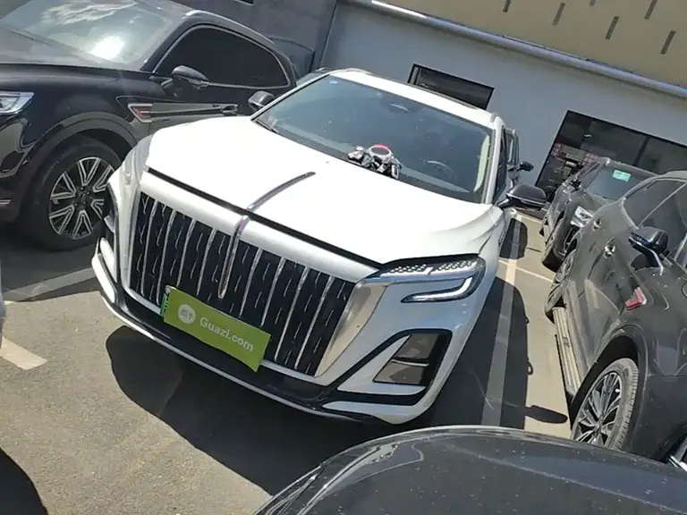 Hongqi HS3 PHEV 115 km Power Action