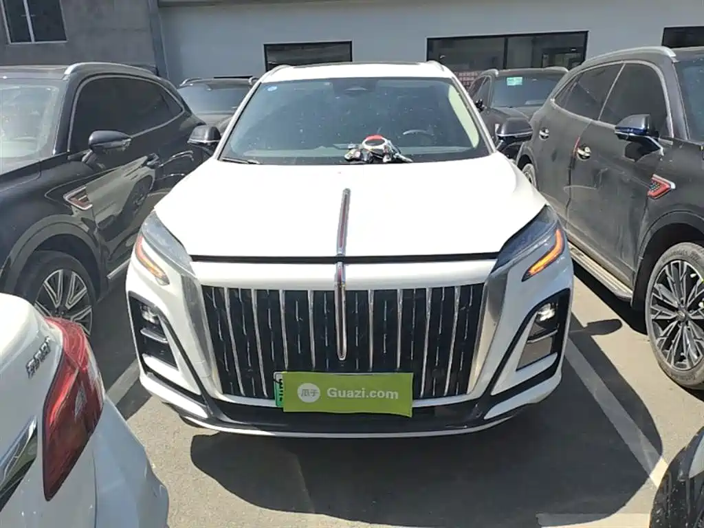 Hongqi HS3 PHEV 115 km Power Action