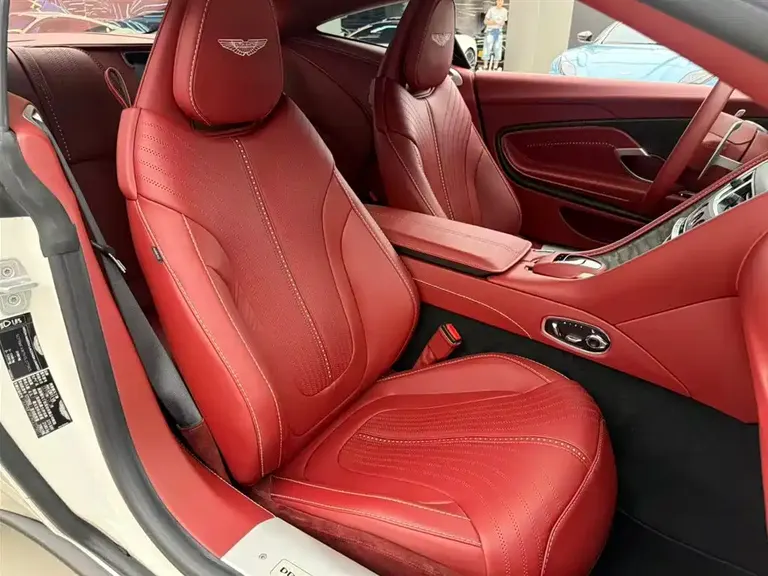 Aston Martin DB11 4.0 T V8 Coupe