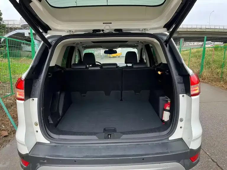 Ford Kuga 2.0 L GTDi 4 WD Elite