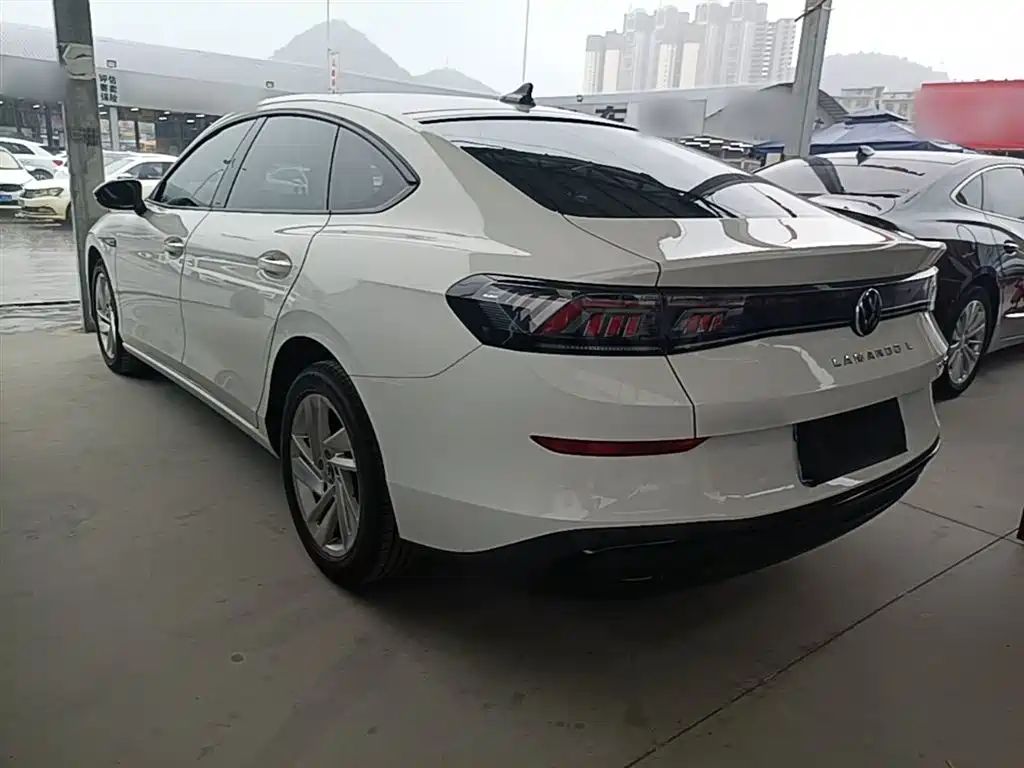 Lamando Lamando L 280 TSI DSG Dazzle Hot