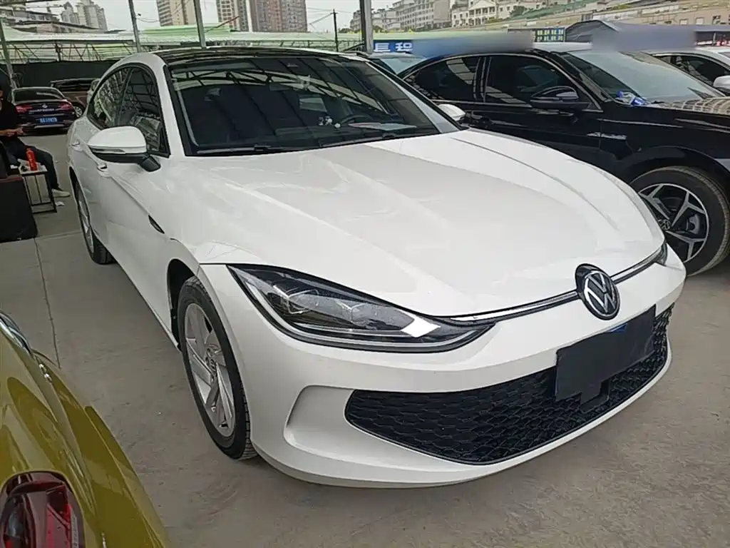 Lamando Lamando L 280 TSI DSG Dazzle Hot
