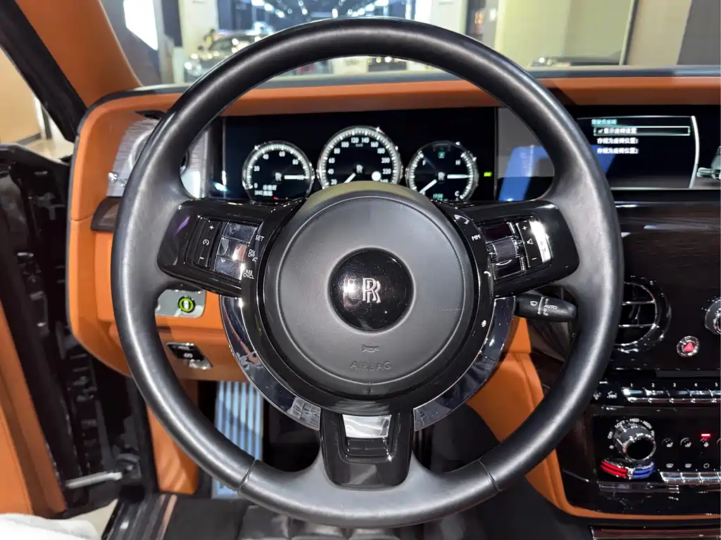 Phantom 6.7 T LWB Range