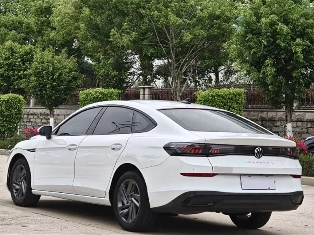 Lamando Lamando L 200 TSI DSG