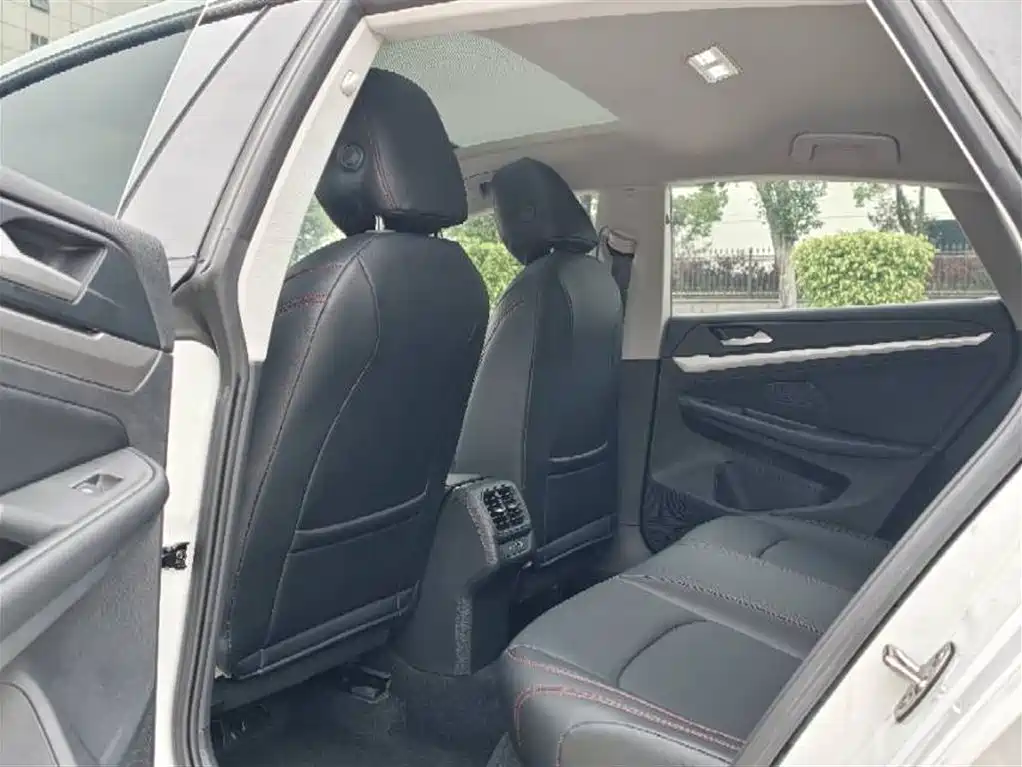 Lamando Lamando L 200 TSI DSG