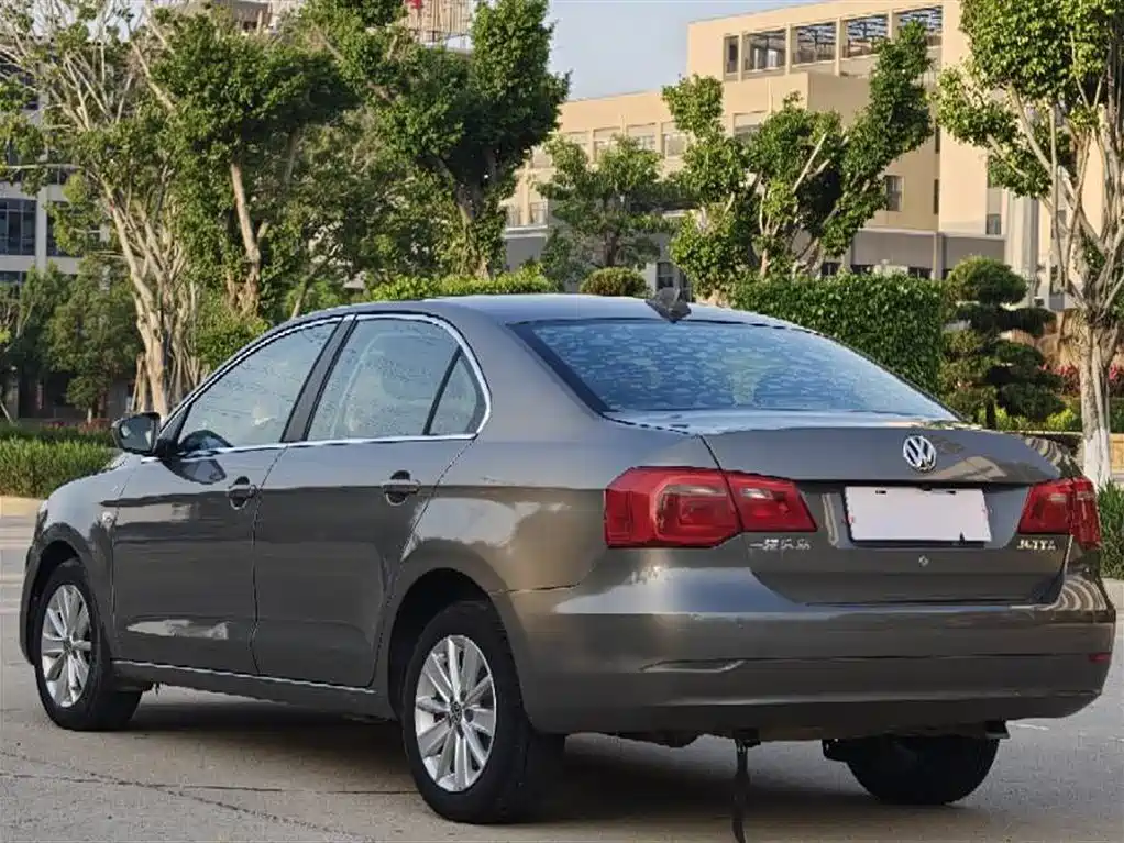 Jetta 1.6 L Auto Comfort