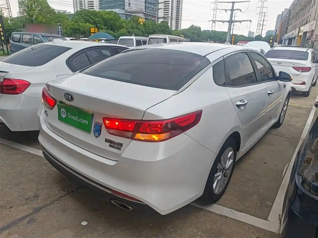 Kia K5 2.0 L Auto GLS