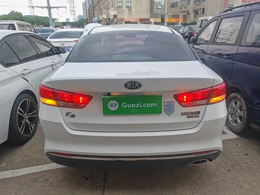 Kia K5 2.0 L Auto GLS