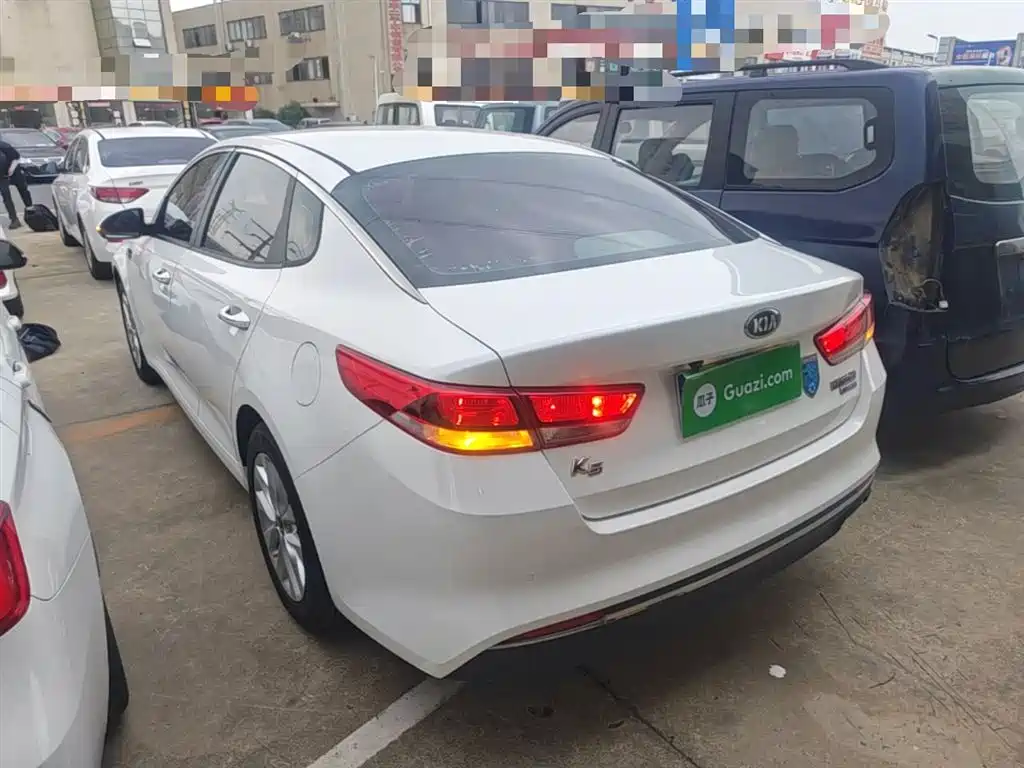 Kia K5 2.0 L Auto GLS