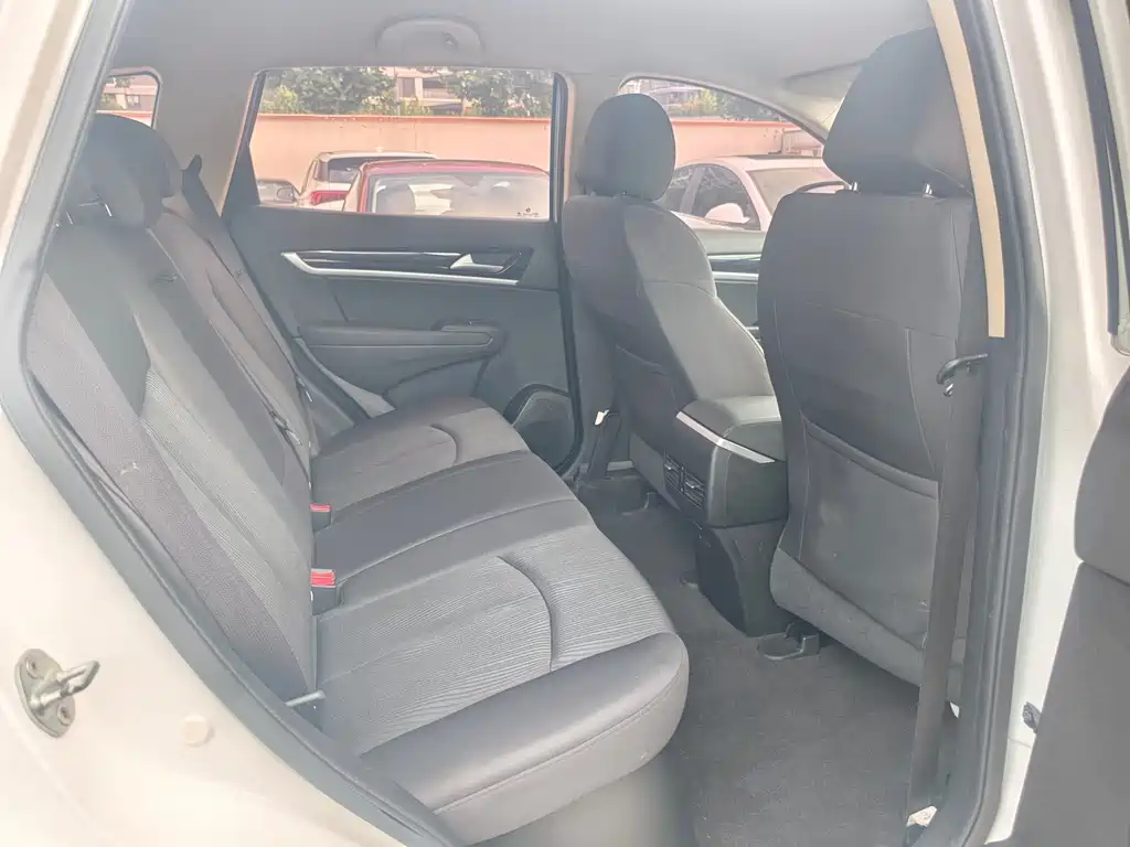 Dongfeng Fengshen AX7 2.0 L Auto Smart Joy
