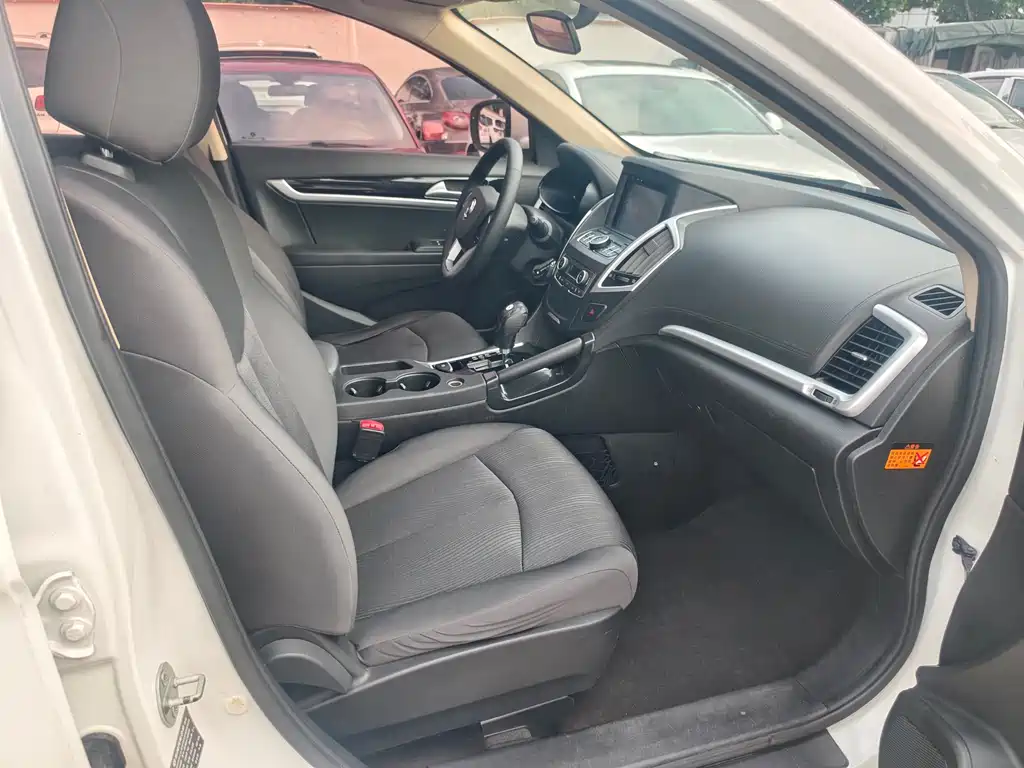 Dongfeng Fengshen AX7 2.0 L Auto Smart Joy