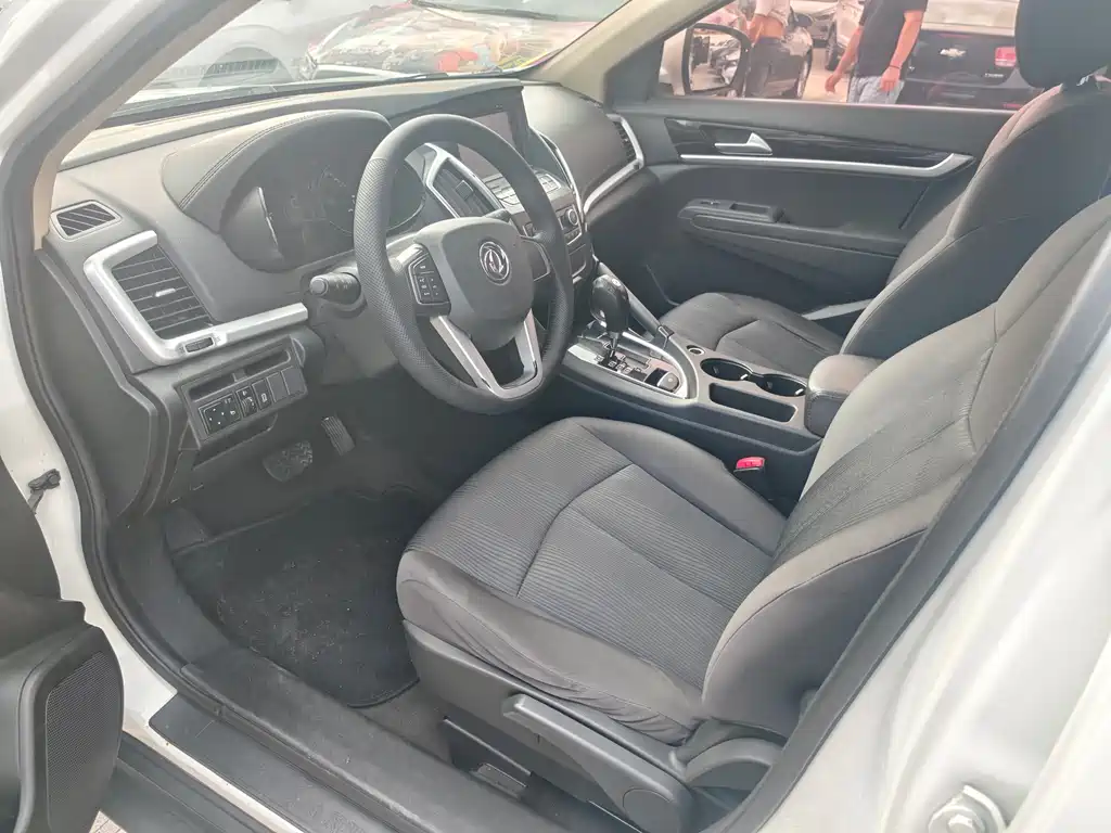 Dongfeng Fengshen AX7 2.0 L Auto Smart Joy