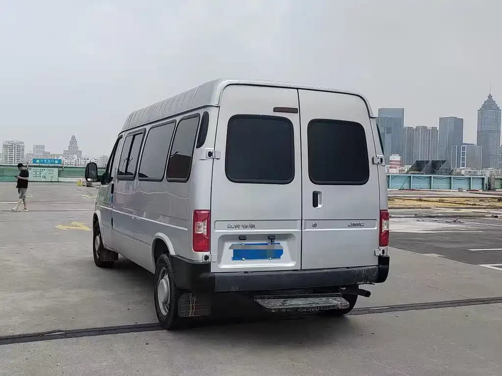 Transit Custom 2.8 T Commercial LWB Mid Roof 6-seat Rear Single Tire CN-VI JX493