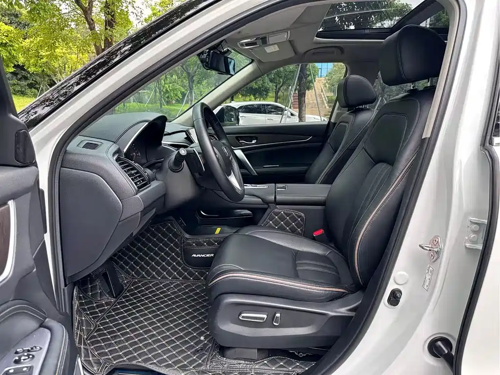 Avancier 370 TURBO 4 WD Premium