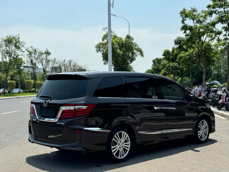 Honda Elysion 2.4 L Supreme