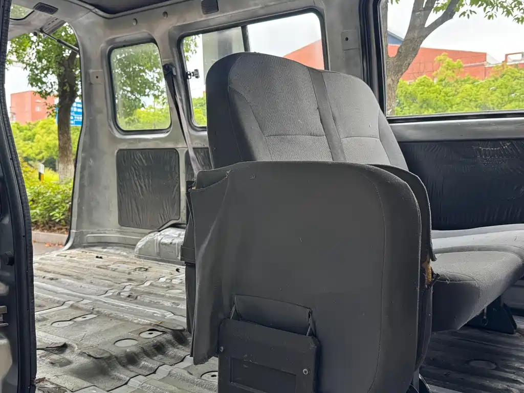 Wuling Rongguang 五菱荣光 2012款 1.5 L加长标准型
