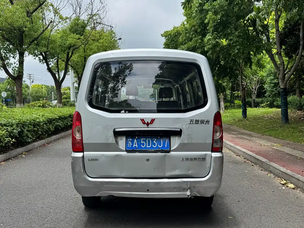 Wuling Rongguang 五菱荣光 2012款 1.5 L加长标准型