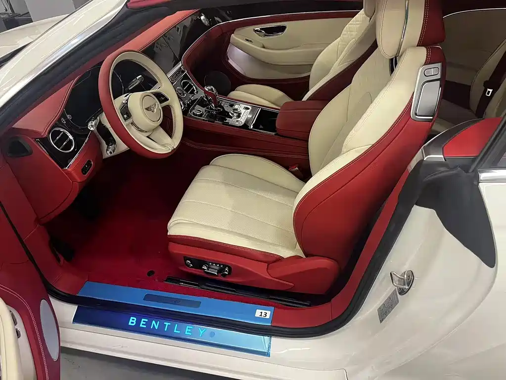 Continental GT 欧陆 2024款 4.0 T GT V8 敞篷版