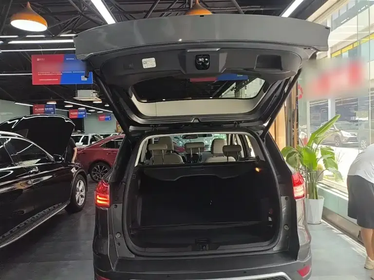 Ford Kuga 2.0 L GTDi 4 WD Distinguished