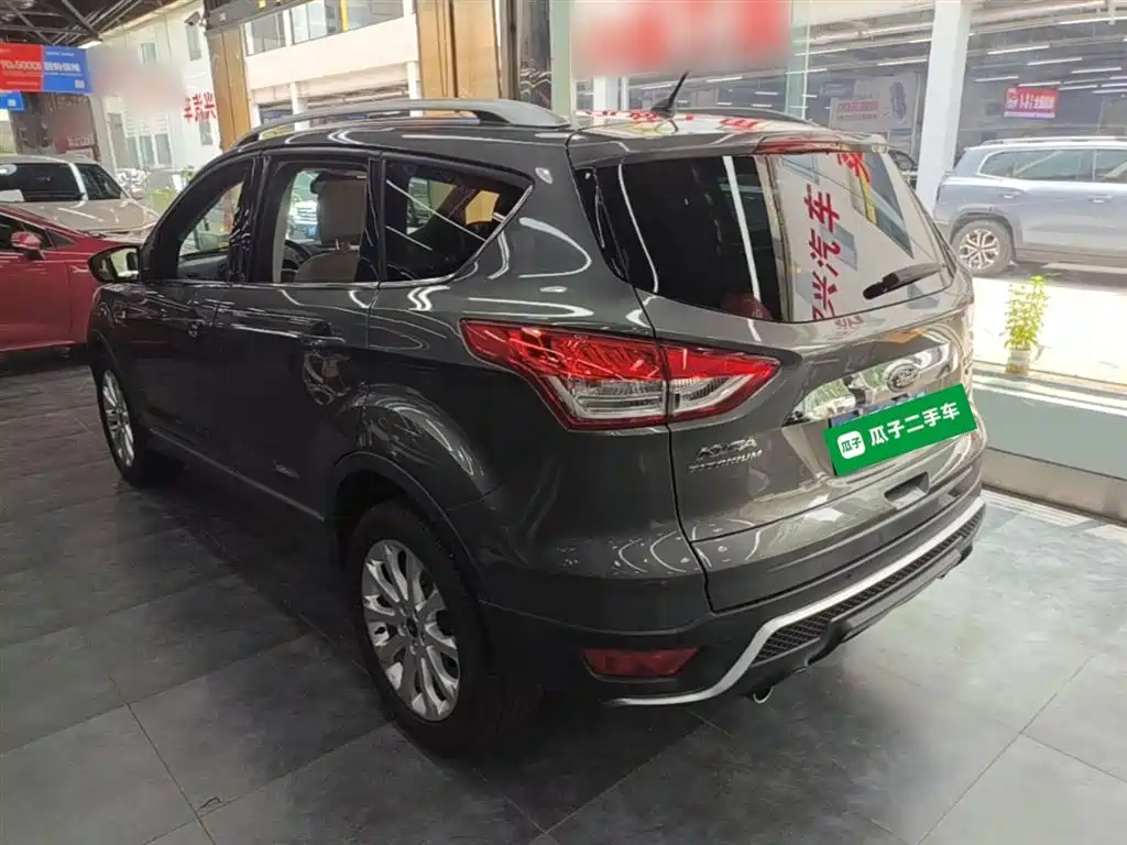 Kuga 2.0 L GTDi 4 WD Distinguished