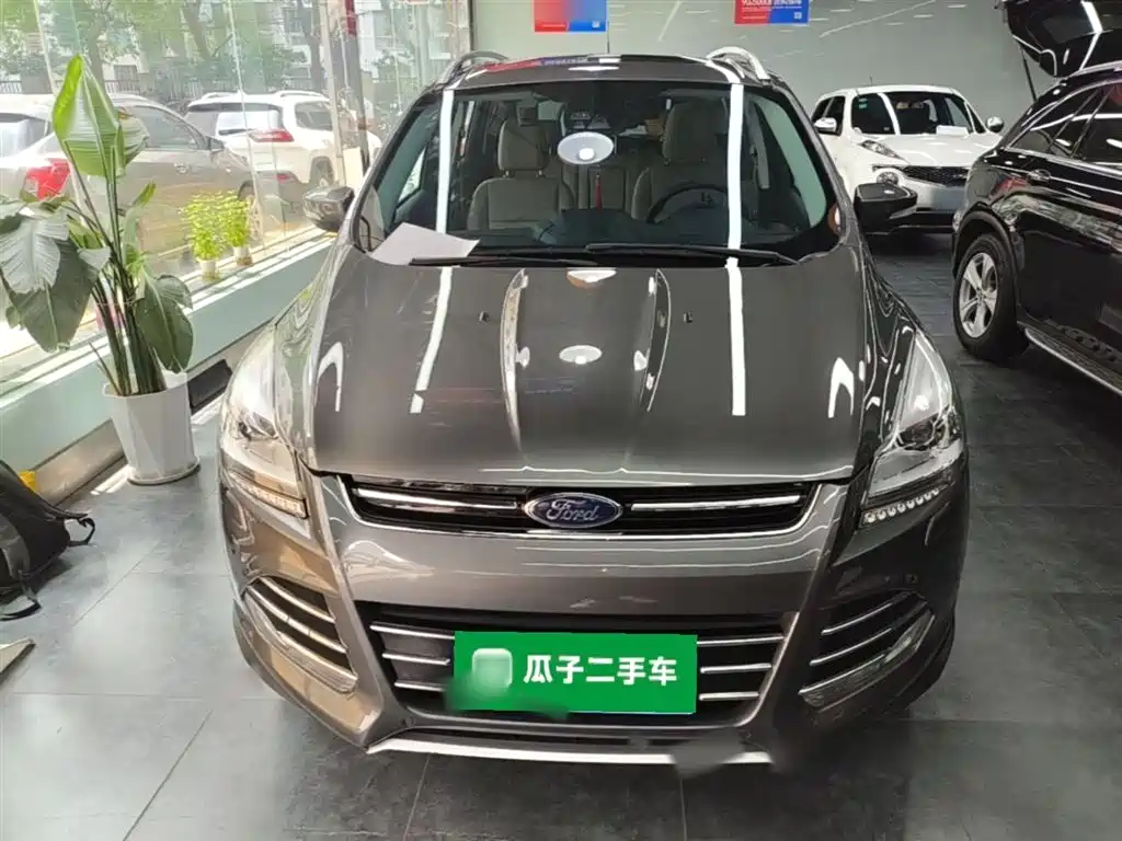 Kuga 2.0 L GTDi 4 WD Distinguished