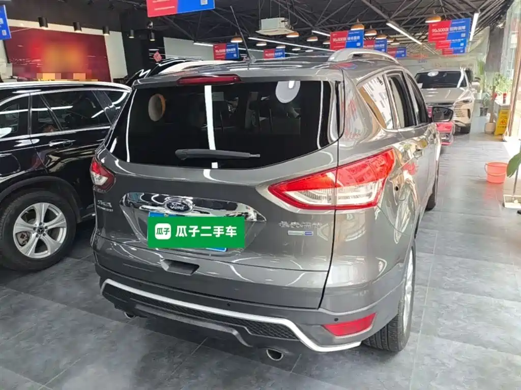 Kuga 2.0 L GTDi 4 WD Distinguished