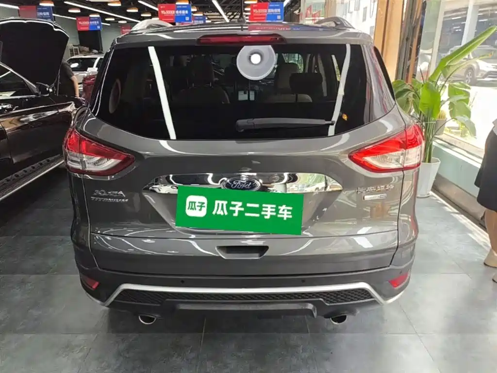 Kuga 2.0 L GTDi 4 WD Distinguished