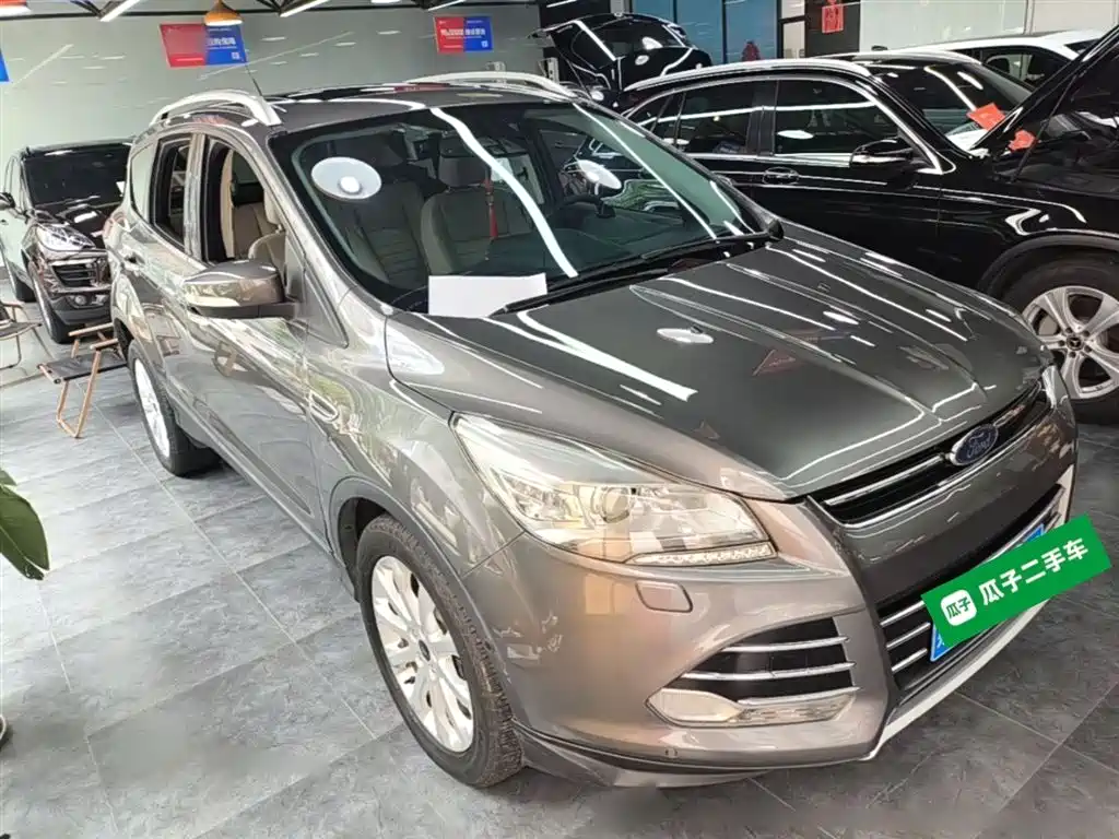 Kuga 2.0 L GTDi 4 WD Distinguished