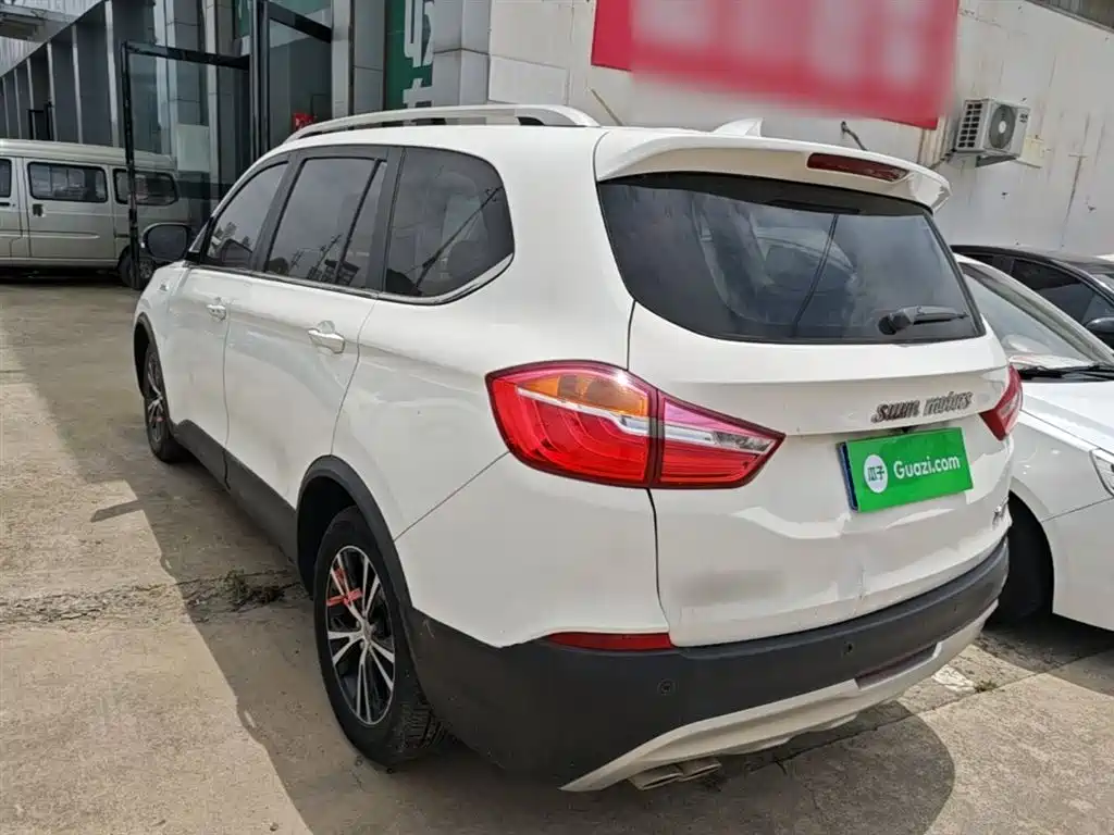 SWM X7 SWM斯威X7 2020款 2.0 L 手动舒适版 7座