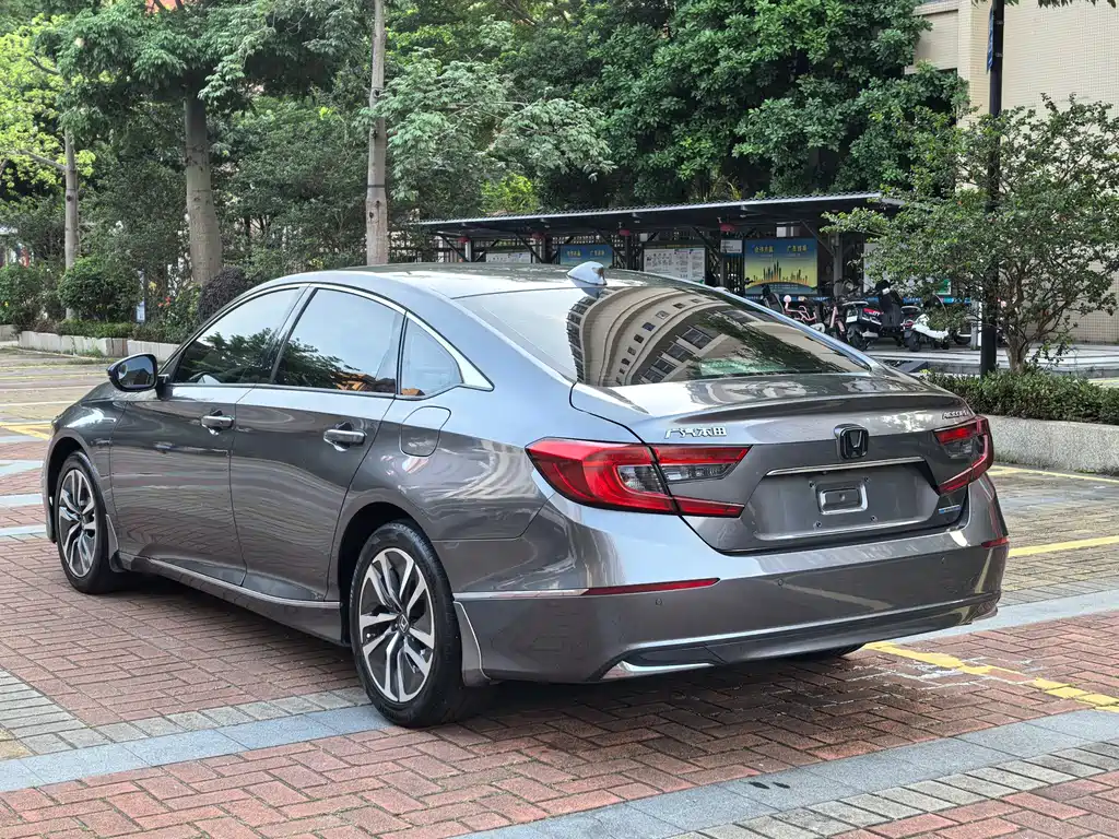Accord Sharp· Hybrid 2.0 L Sharp Leading CN-VI