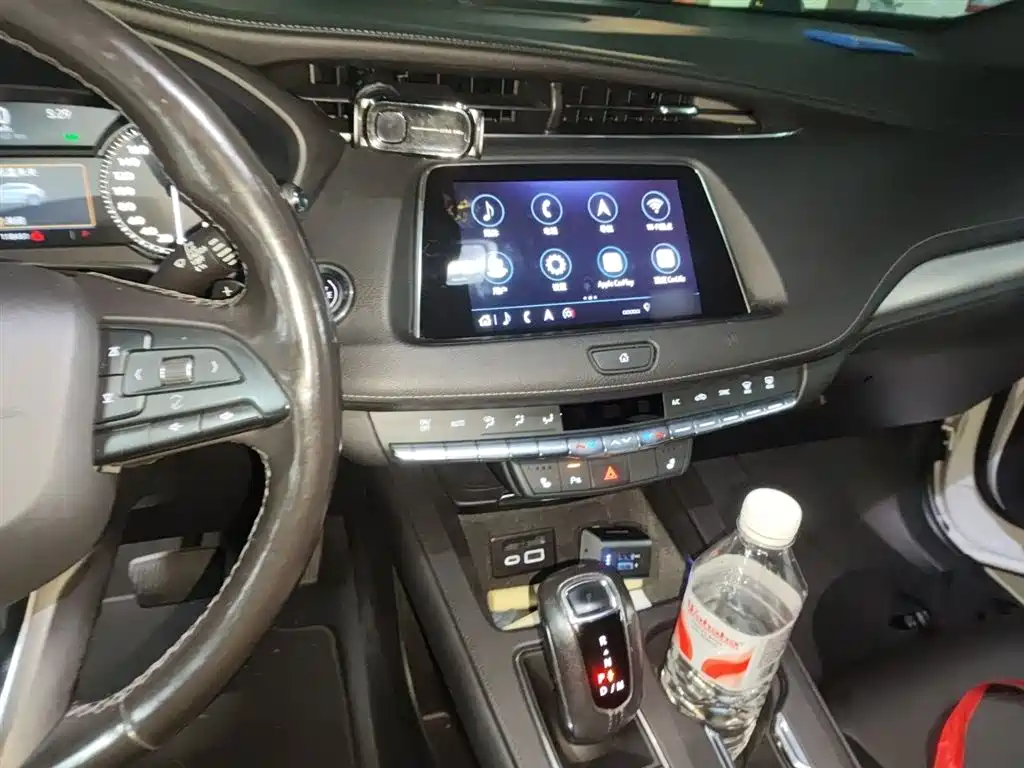 Cadillac XT4 28 T 2 WD Leading