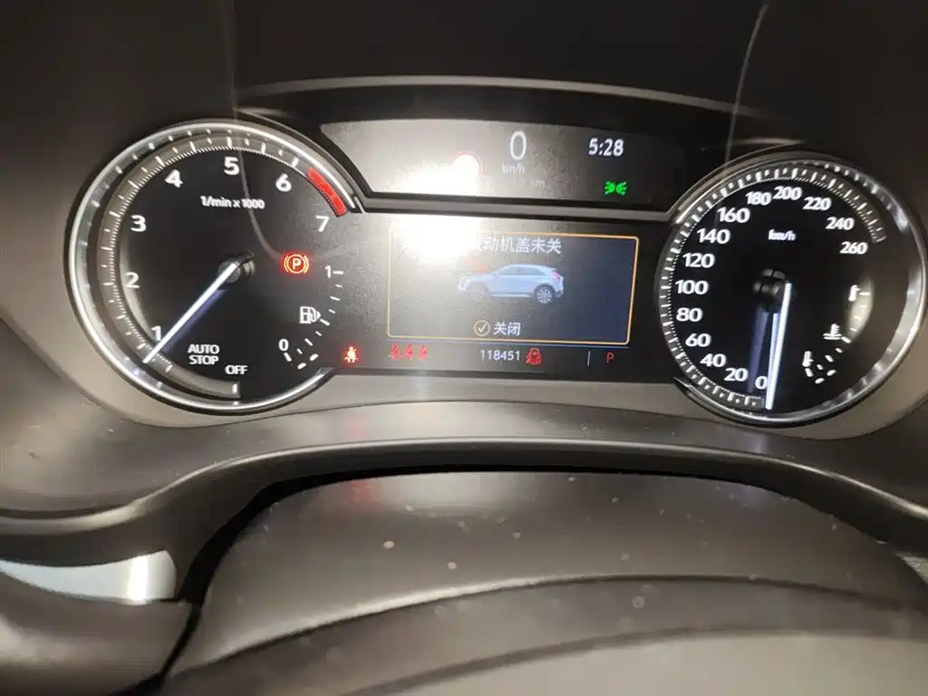 Cadillac XT4 28 T 2 WD Leading