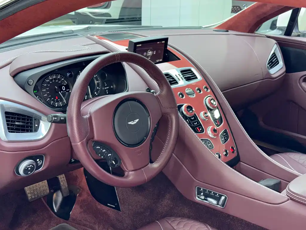Vanquish Vanquish 2013款 6.0 L 标准型