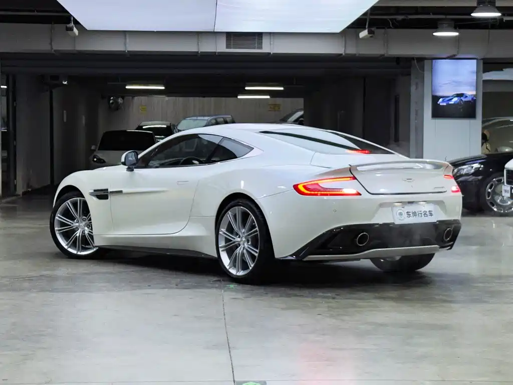 Vanquish Vanquish 2013款 6.0 L 标准型
