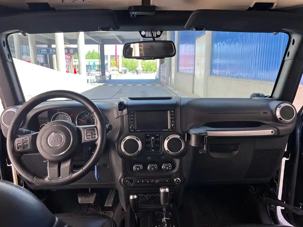 Wrangler 3.0 L Sahara 4-door Comfort Enjoyment