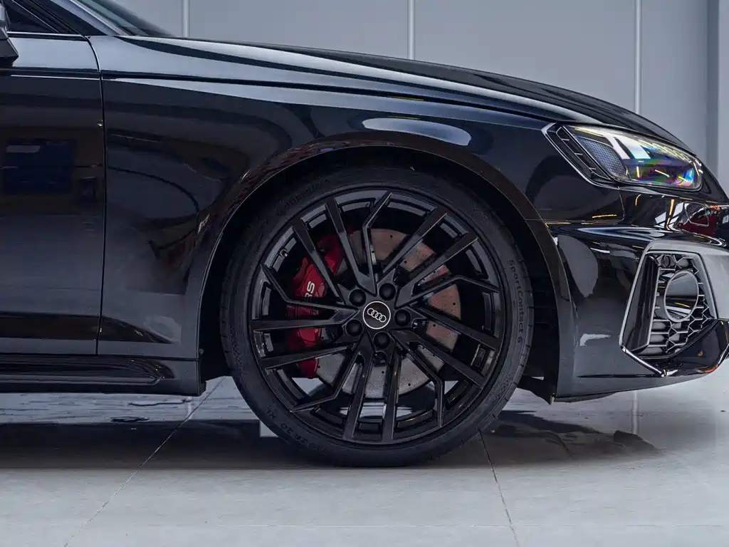 Audi RS 4 奥迪RS 4 2021款 RS4 Avant 黑曜版
