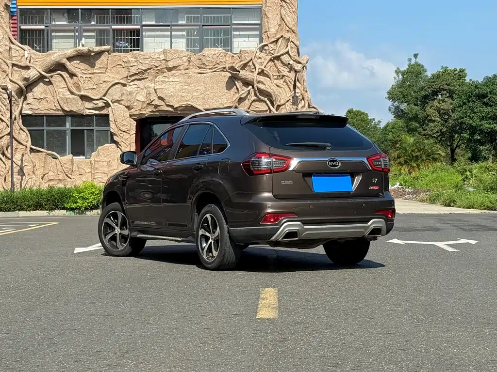 BYD S7 比亚迪S7 2017款 2.0 T 自动豪华型