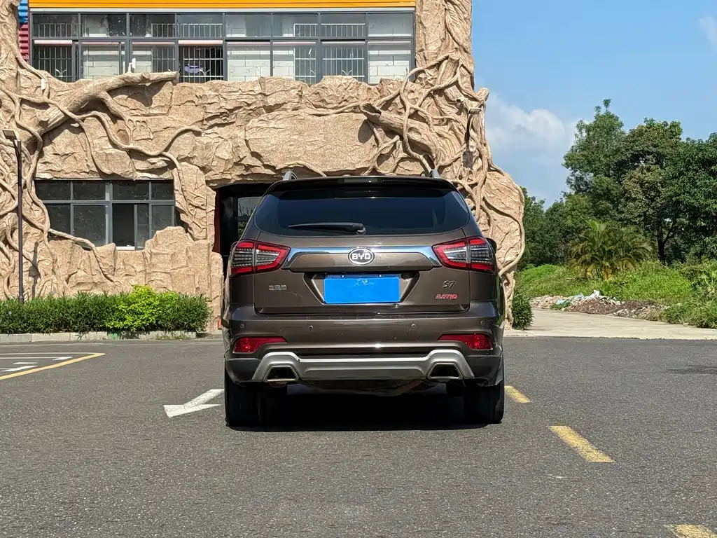 BYD S7 比亚迪S7 2017款 2.0 T 自动豪华型