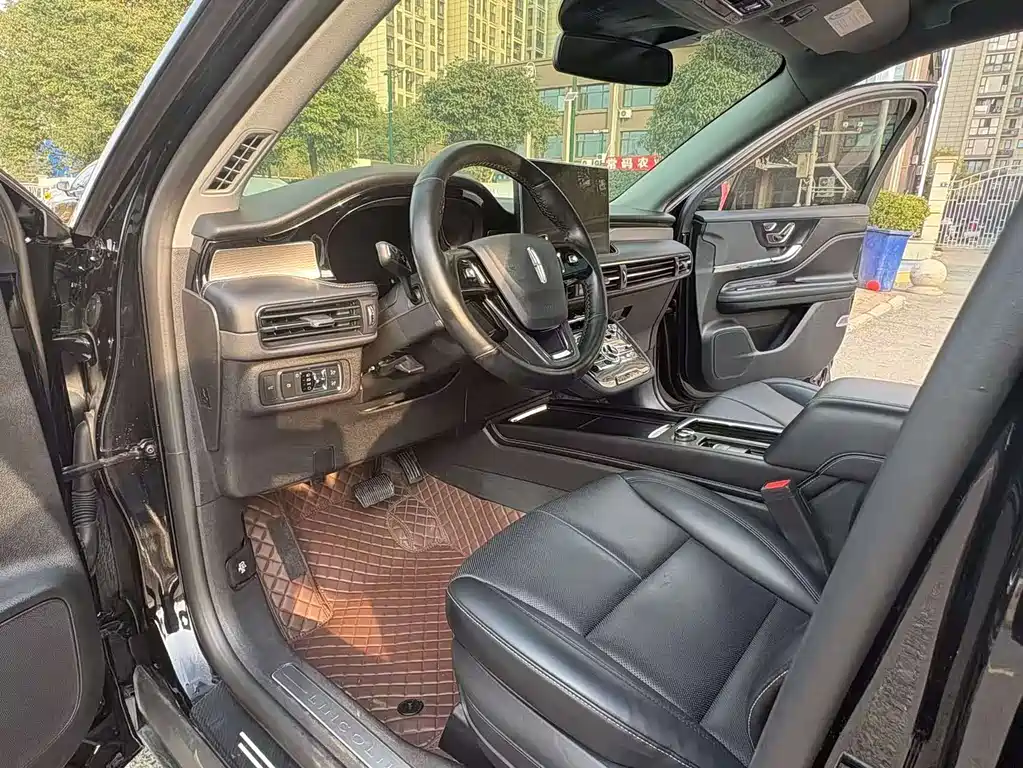 Corsair Facelift 2.0 T 2 WD Premium