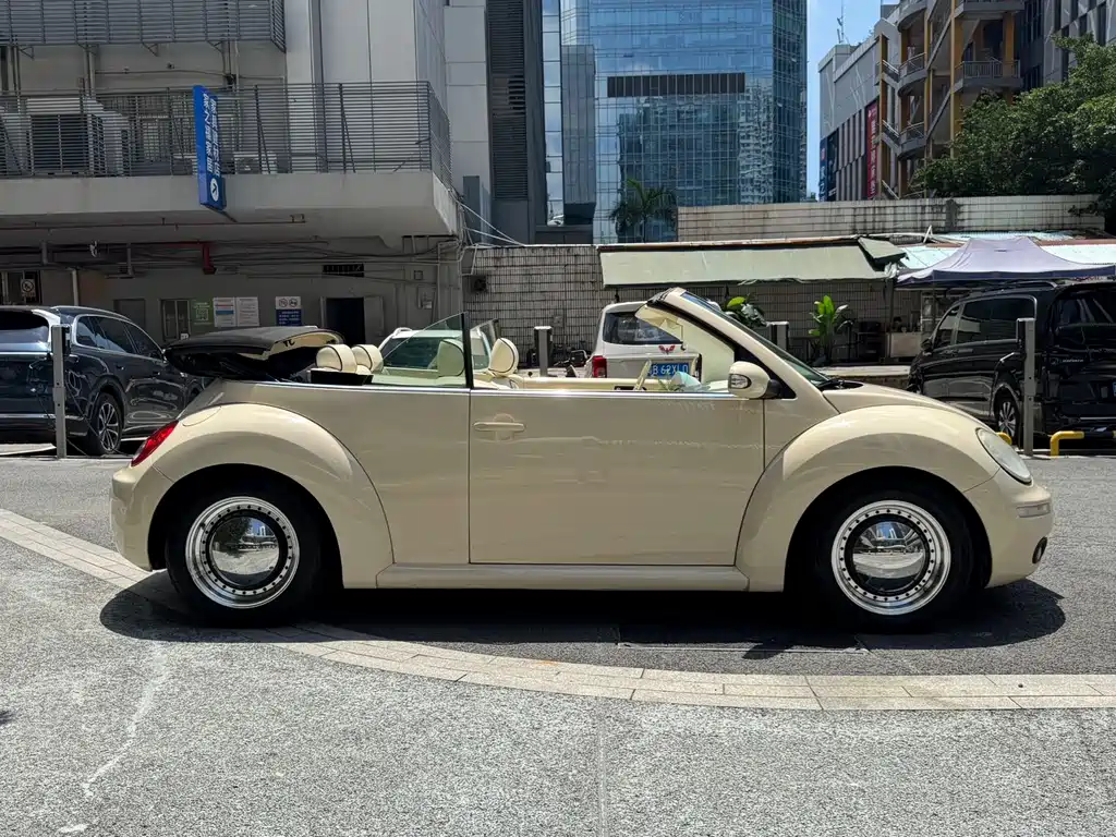 Beetle 2.0 AT Top Config Convertible