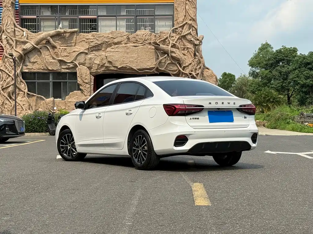 Roewe i5 1.5 L CVT Platinum