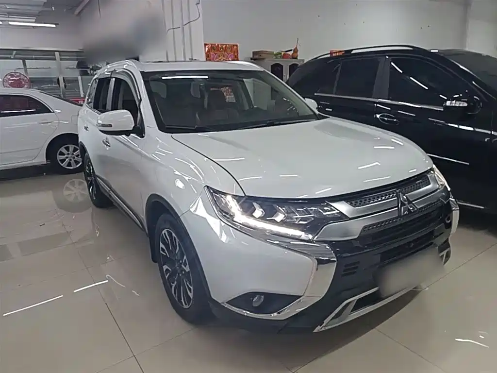 Outlander 欧蓝德 2019款 2.4 L 四驱致享版 5座 国V