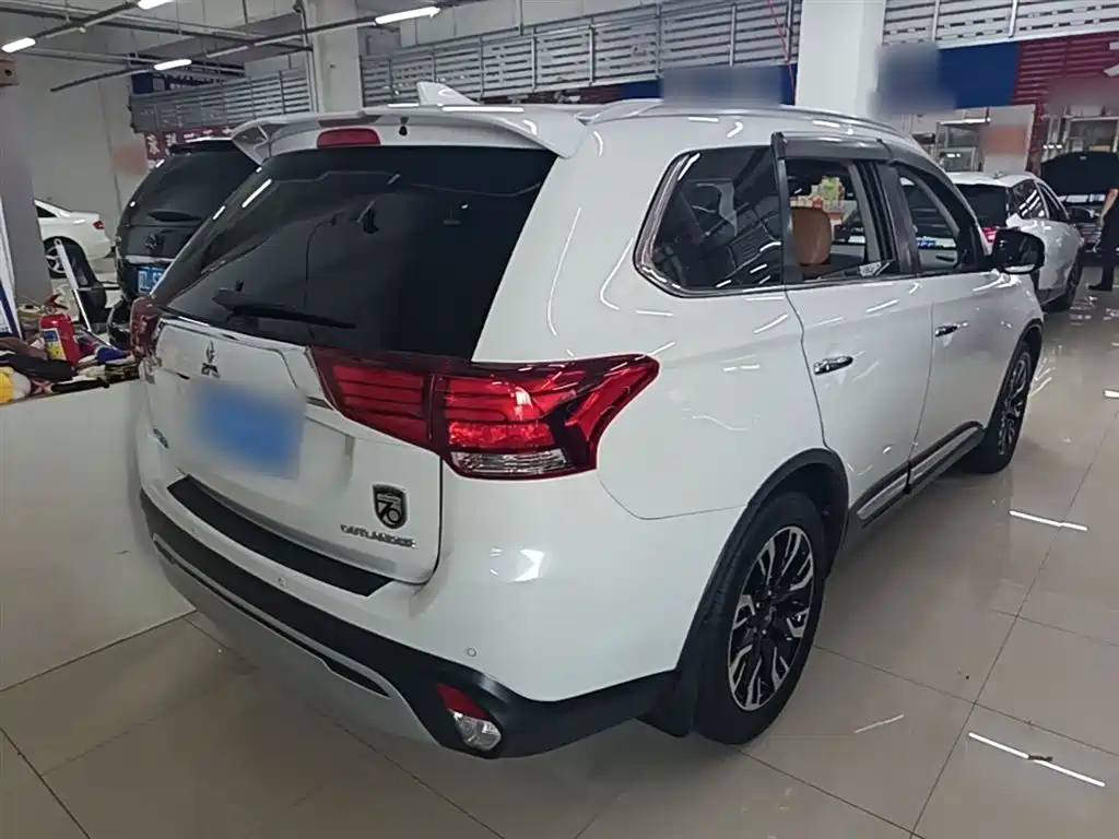 Outlander 欧蓝德 2019款 2.4 L 四驱致享版 5座 国V