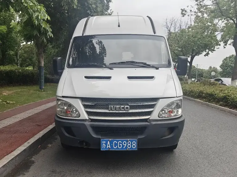 Iveco Baodi 2.5 T Classic A37 Bus High Roof 7-seat47 Z5