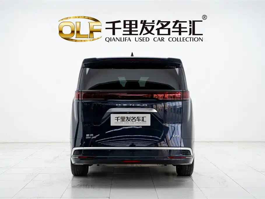 Denza D9 DM-i 970 4 WD Honored