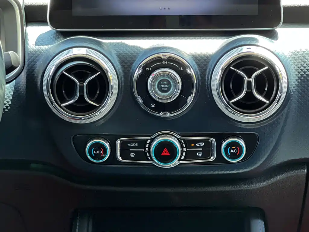 BAIC BJ40 2.0 T Auto 4 WD City Hunter Swordsman