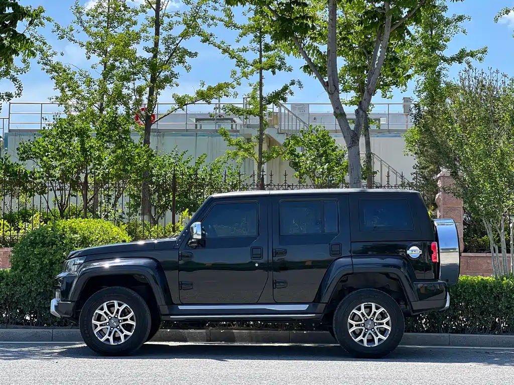 BAIC BJ40 2.0 T Auto 4 WD City Hunter Swordsman