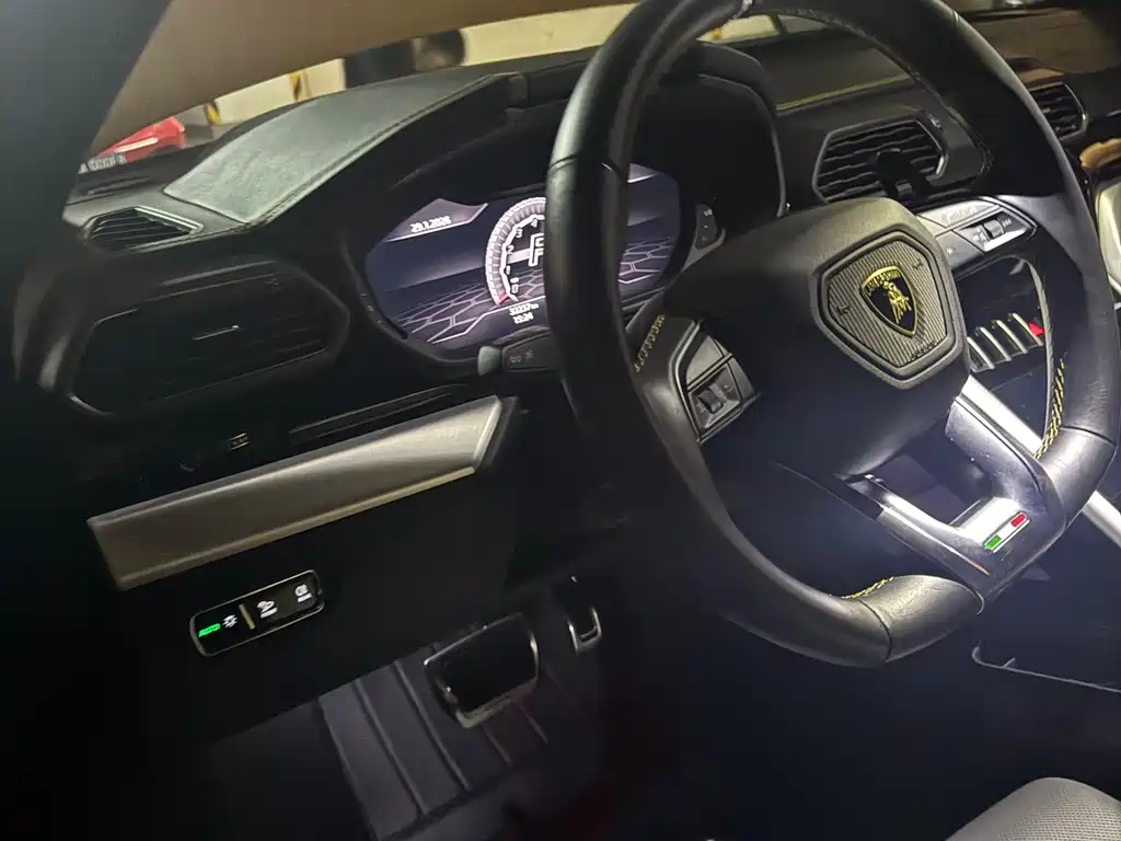 Urus 4.0 T V8