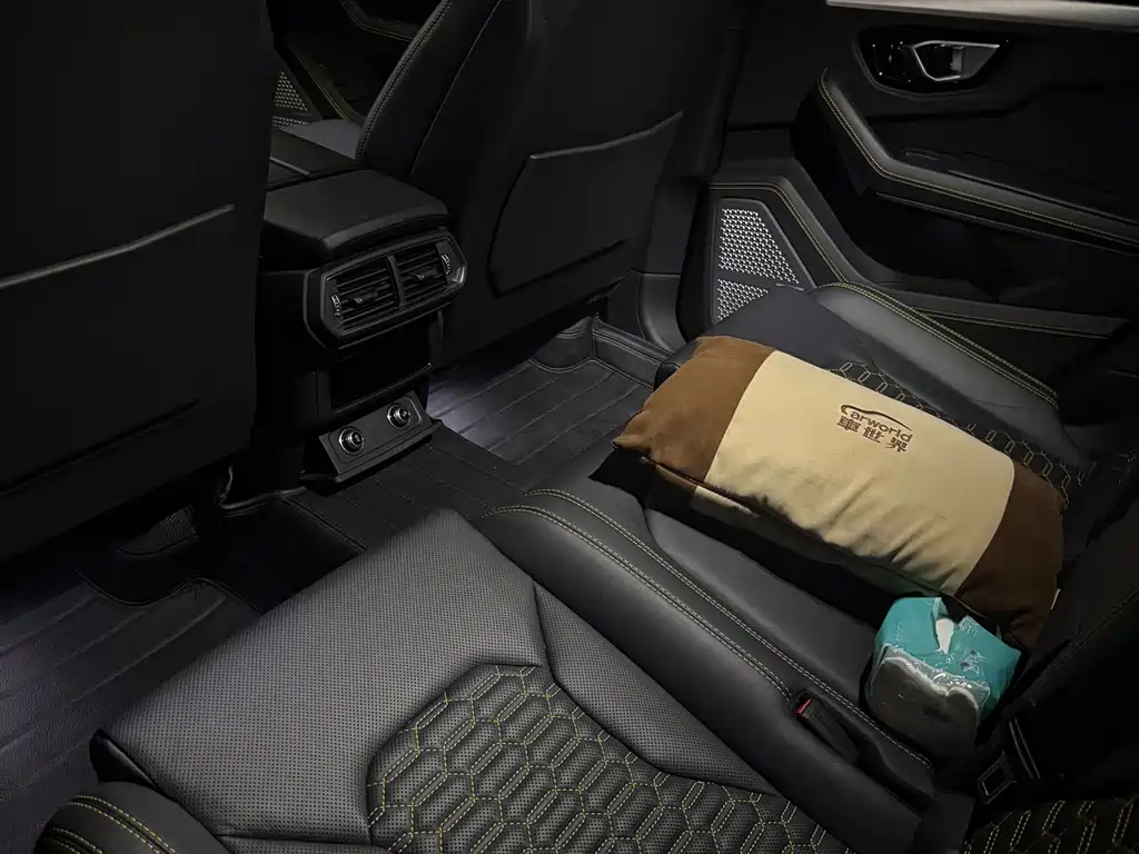 Urus 4.0 T V8