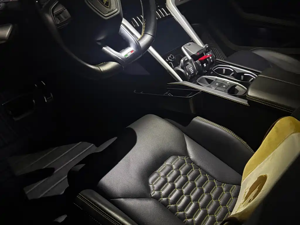 Urus 4.0 T V8